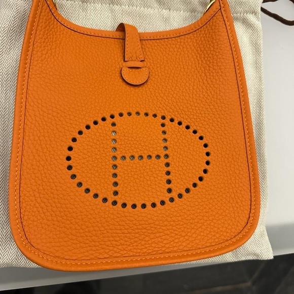 HERMES 2023 Clemence Evelyne TPM 16 ORANGE excellent condition with dust bags - Picture 4 of 4